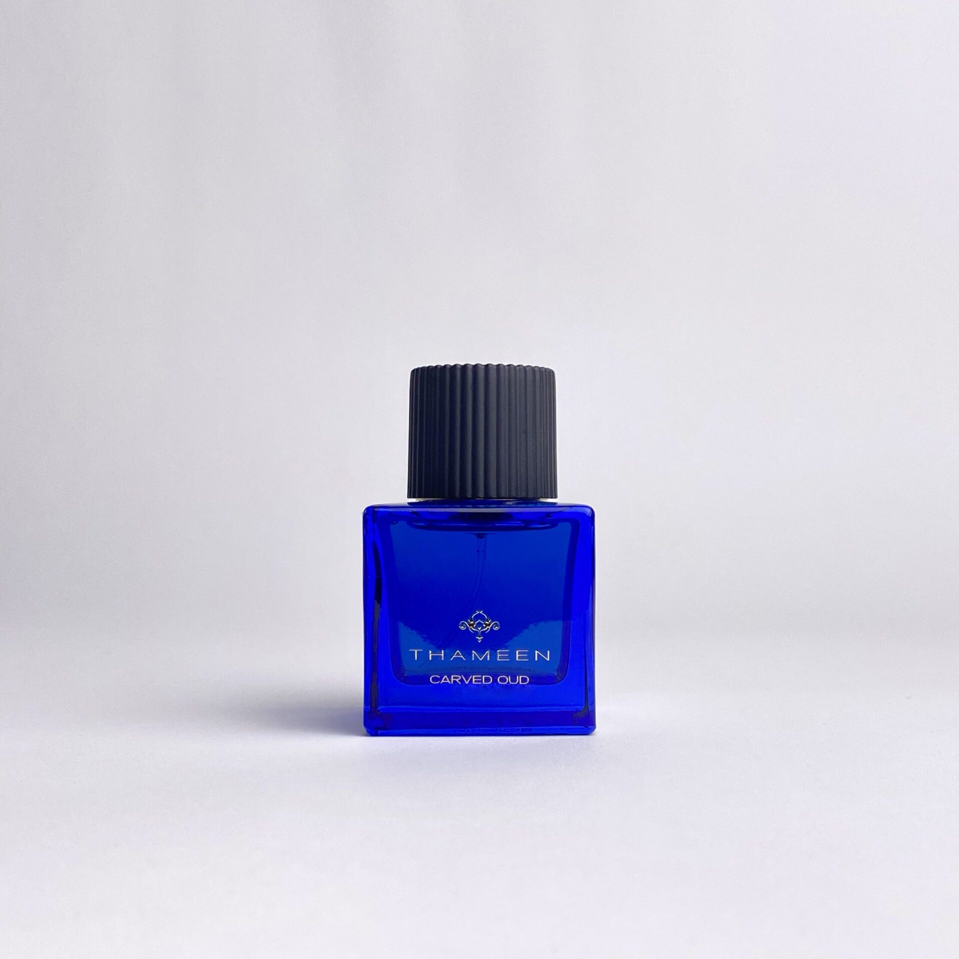 Thameen Carved Oud Extrait de Parfum – 2 ML VIAL